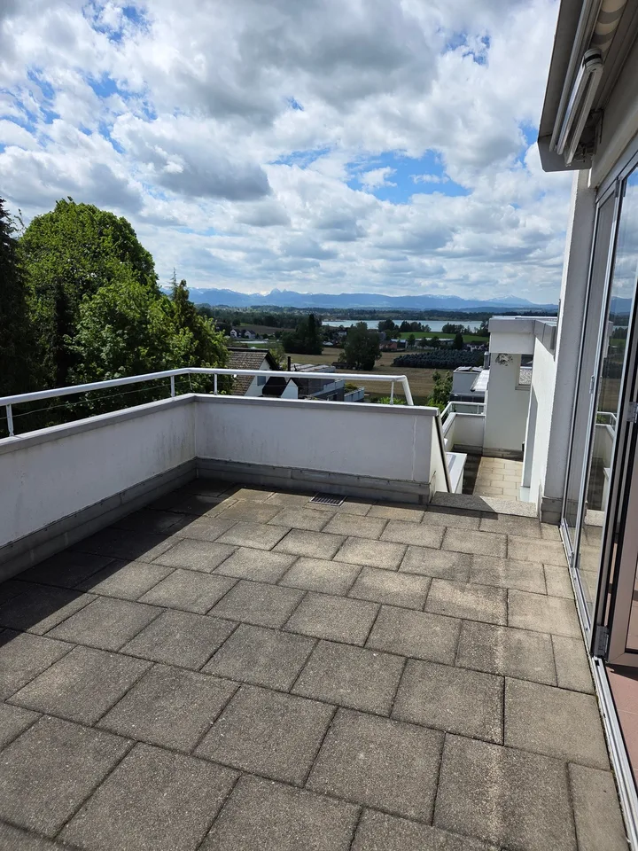 Appartement-maisonnette spacieux de 4,5 pièces dans un endroit calme avec vue imprenable sur le lac et les montagnes – photo 14 sur 14