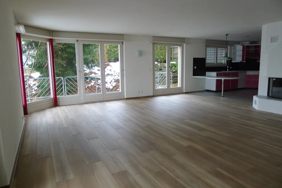 Grosse 4.5 -Zimmer-Wohnung mit Balkon und Kamin, TOP-Lage in Steffisburg