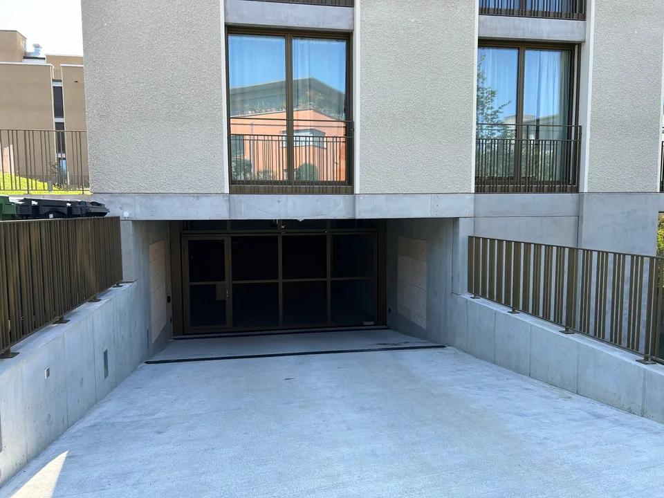Einstellhallenplatz in Bolligen zu vermieten