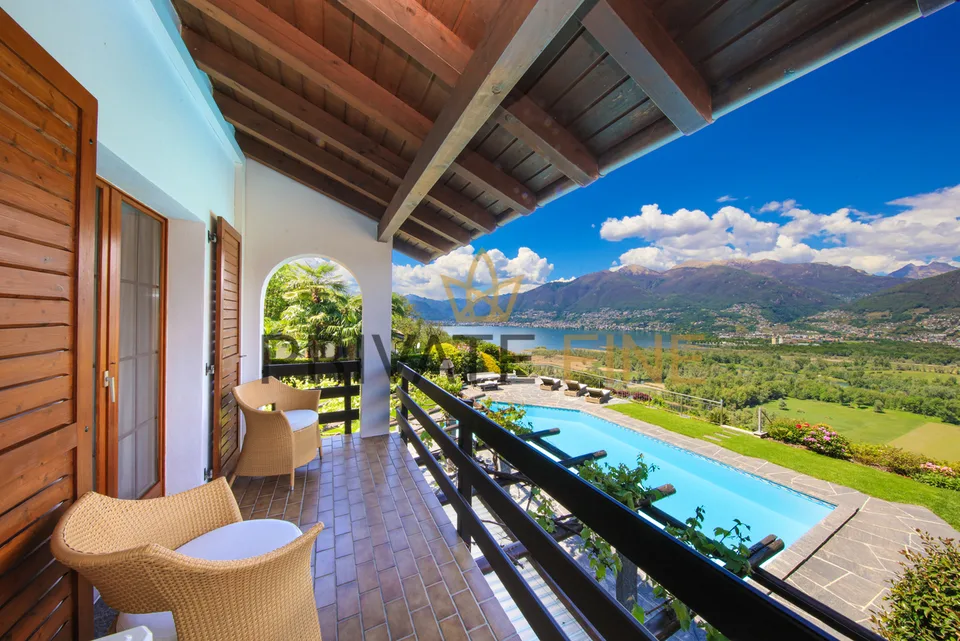 Villa de vacances - Refuge avec grand piscine et vue lac imprenable (49)