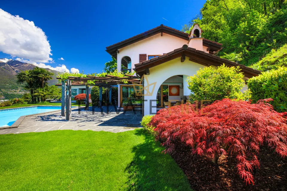 Villa de vacances - Refuge avec grand piscine et vue lac imprenable (49)