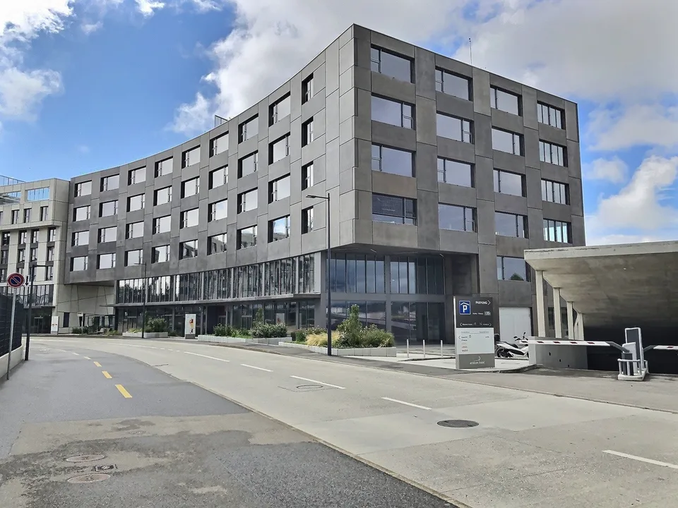 Surfaces mixtes à louer  Meyrin ZIMEYSA  De 75 à 1'000 m²  Immeuble moderne & lumineux