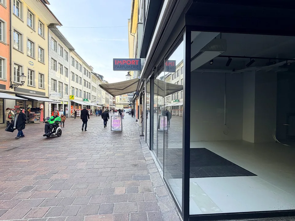 Vielseitig nutzbare Laden-/Gewerberäumlichkeiten an bester Passantenlage