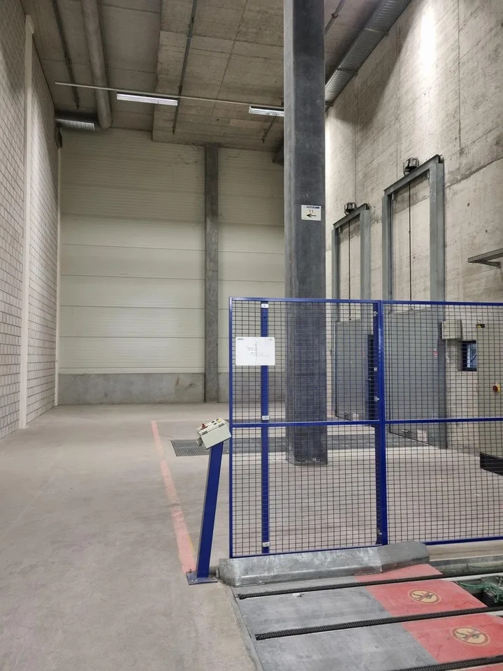 High-Rack Warehouse on Uferstrasse 70
