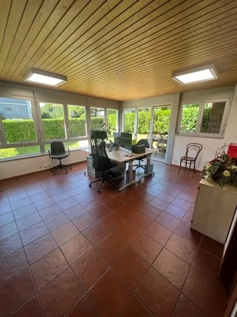 Ufficio/studio medico/studio estetico ev. già arredato