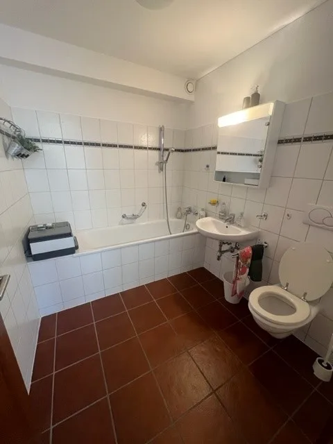 Ufficio/studio medico/studio estetico ev. già arredato – foto 16 di 16