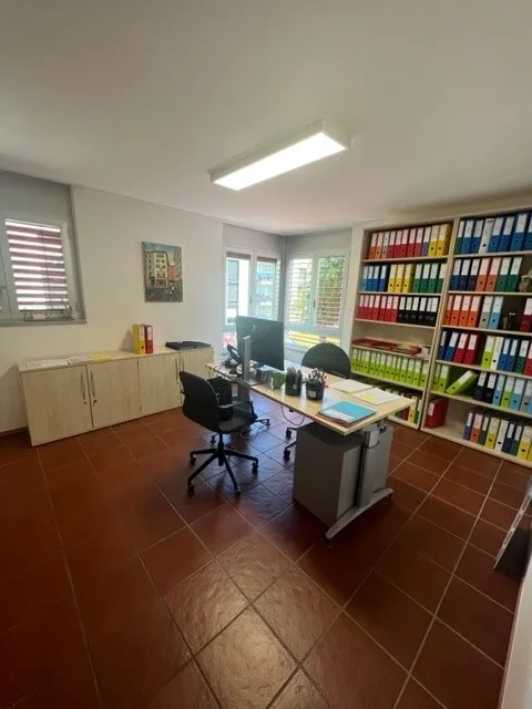 Ufficio/studio medico/studio estetico ev. già arredato – foto 15 di 16