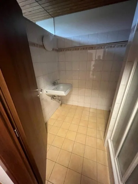 Ufficio/studio medico/studio estetico ev. già arredato – foto 7 di 16