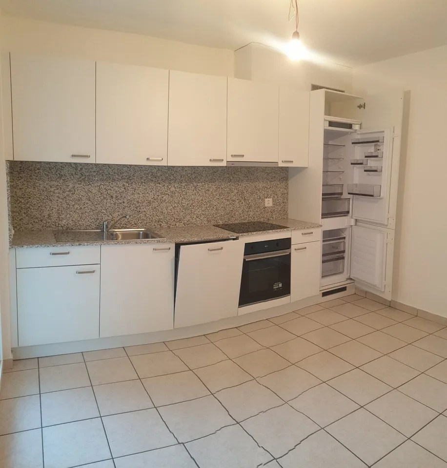 Bright apartment with balcony in Chiasso