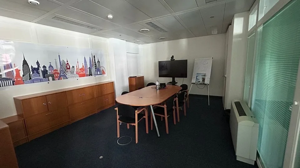 Surface Bureau 18m2 - 4ème étage - GBC