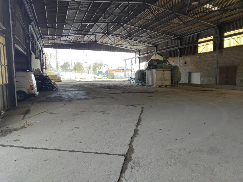 Grand entrepôt commercial à Aubonne - 1200 m²