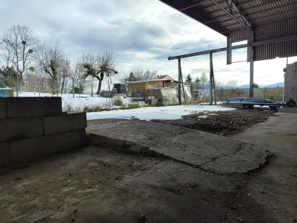 Großes Gewerbe-Lager in Aubonne - 1200 m²