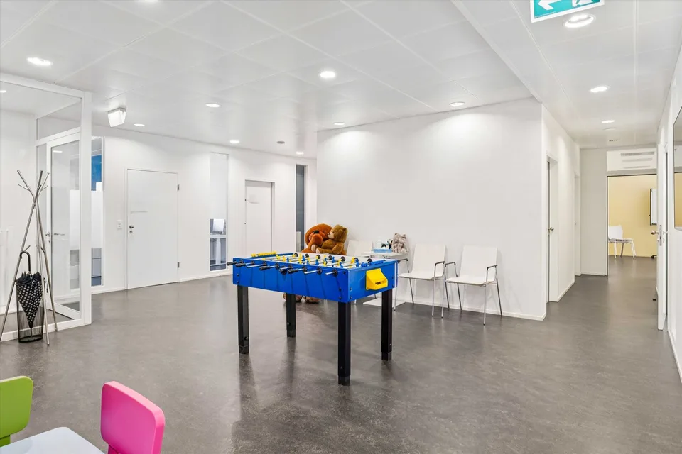 Spazio ufficio attraente in una posizione centrale a Horgen con vista sul lago di Zurigo – foto 6 di 8