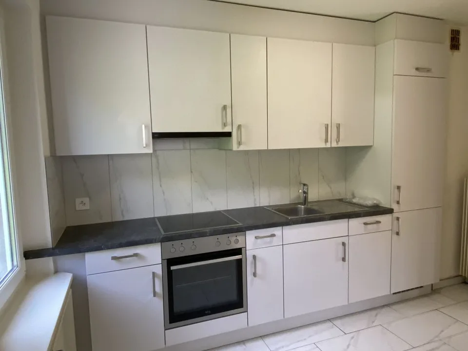 Geräumige 4-Zimmer-Wohnung mit Aussicht in Le Locle