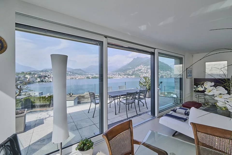 Schönes 4,5-Zimmer-Wohnung mit Seeblick in einer prestigeträchtigen Residenz