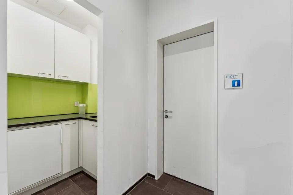 Affitto per la prima volta - Ufficio/Studio vicino alla stazione e al Reuss