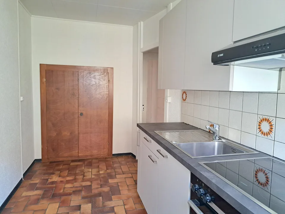 Rue du Puits 18, appartamento 3 locali, 2° piano, ritinteggiato