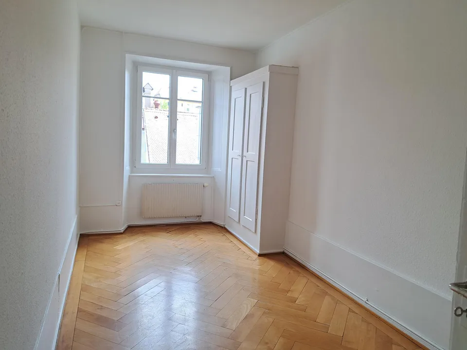 Rue du Puits 18, appartamento 3 locali, 2° piano, ritinteggiato
