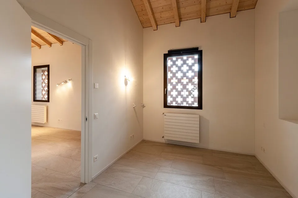 AFFITTASI LUMINOSO APPARTAMENTO DA 2.5 LOCALI IMMERSO NEL VERDE – foto 6 di 13