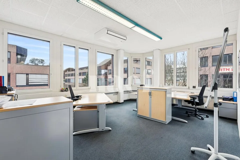 Neue Büros verfügbar, 281 m2