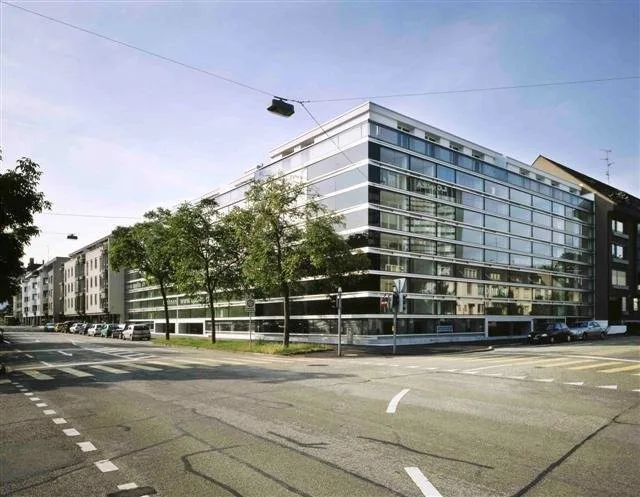 MODERNE WOHNUNG NÄHE AESCHENPLATZ