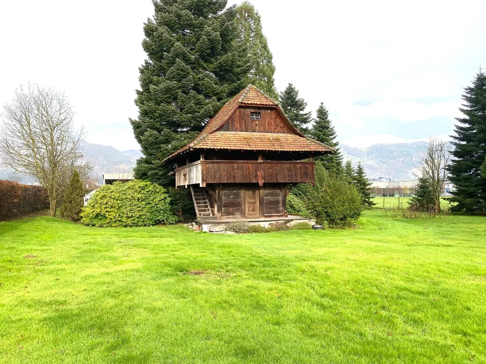 Ampio terreno con magazzino per giardinieri e appassionati di giardinaggio a Niederbuchsiten