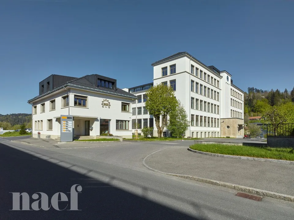 Surface industrielle avec salles blanches certifiées
