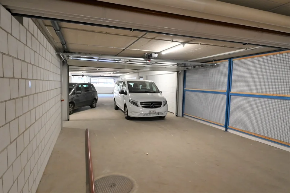 Lager - Magazin - Aufenthaltsraum - nähe Autobahnausfahrt