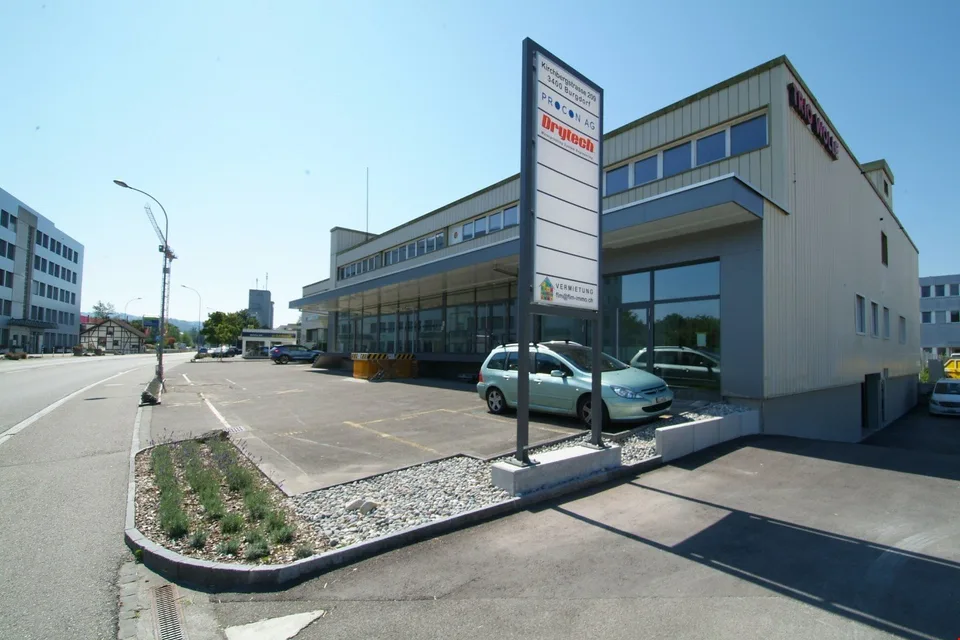Lager - Magazin - Aufenthaltsraum - nähe Autobahnausfahrt