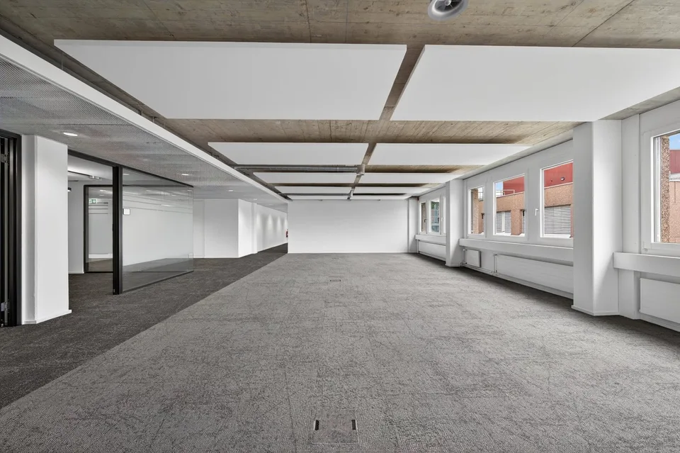 Sede moderna vicino a Zurigo  760 m² disponibili immediatamente - Spazio ufficio con design d'interni moderno