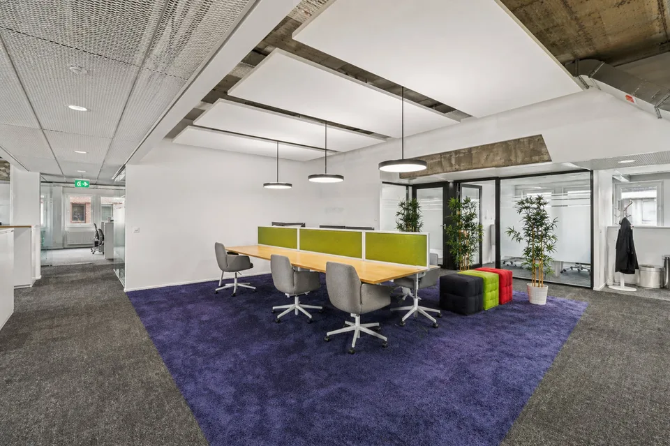 Sede moderna vicino a Zurigo  760 m² disponibili immediatamente - Spazio ufficio con design d'interni moderno