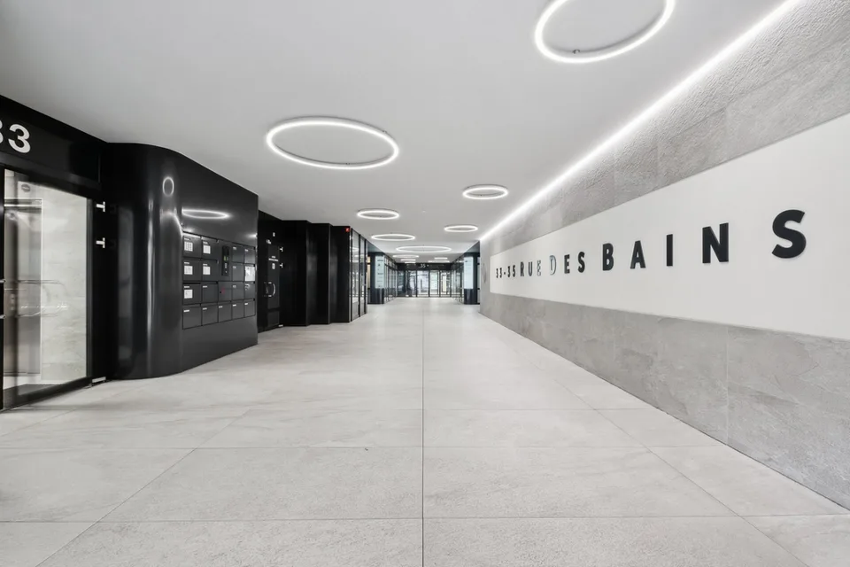 Spazio per uffici di circa 200 m2 nel cuore del quartiere dei Bains