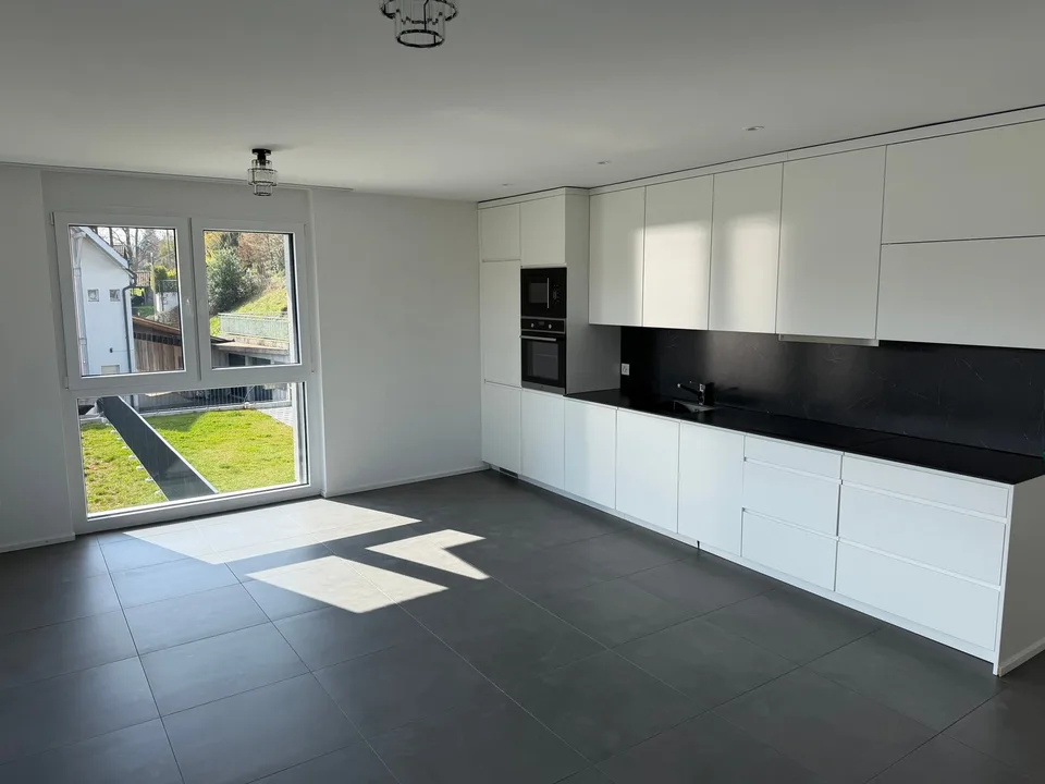 Appartamento moderno 3.5 locali con grande terrazza e balcone
