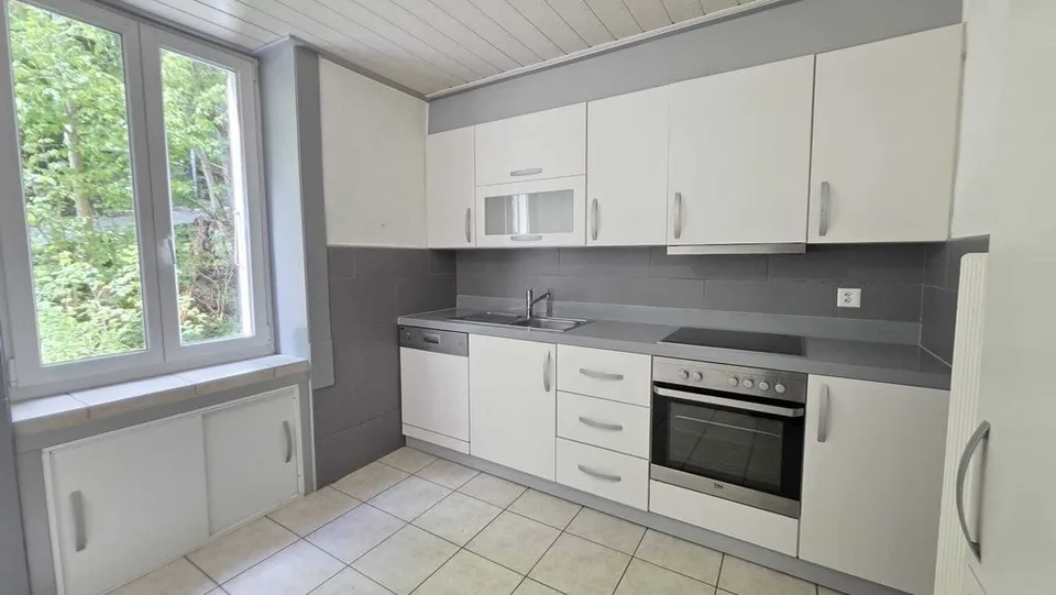 Schönes 4-Zimmer-Apartment mit Balkon in ruhiger Nachbarschaft