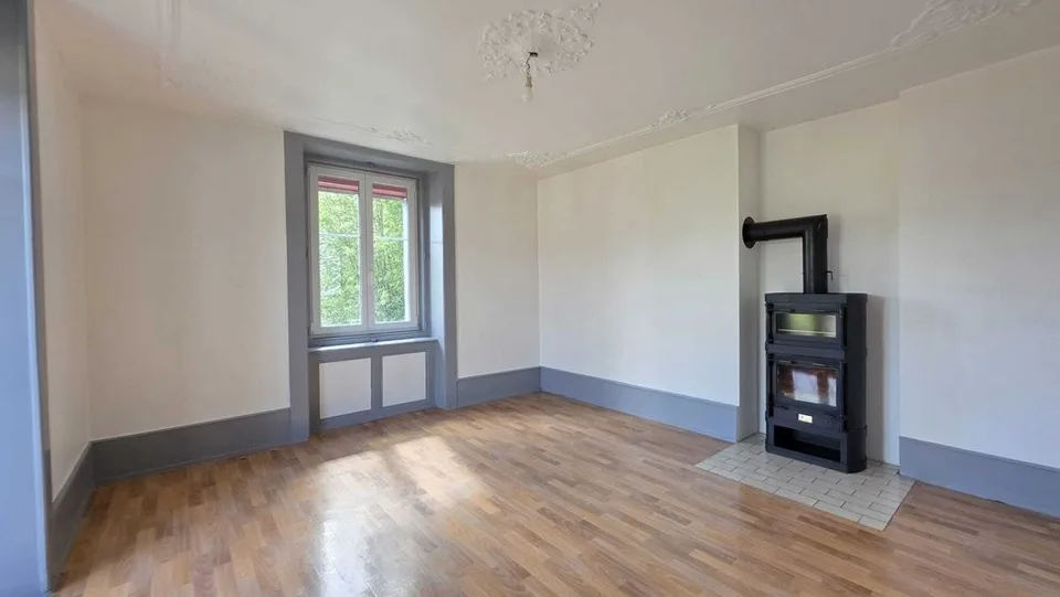 Joli appartement de 4 pièces avec balcon dans quartier calme