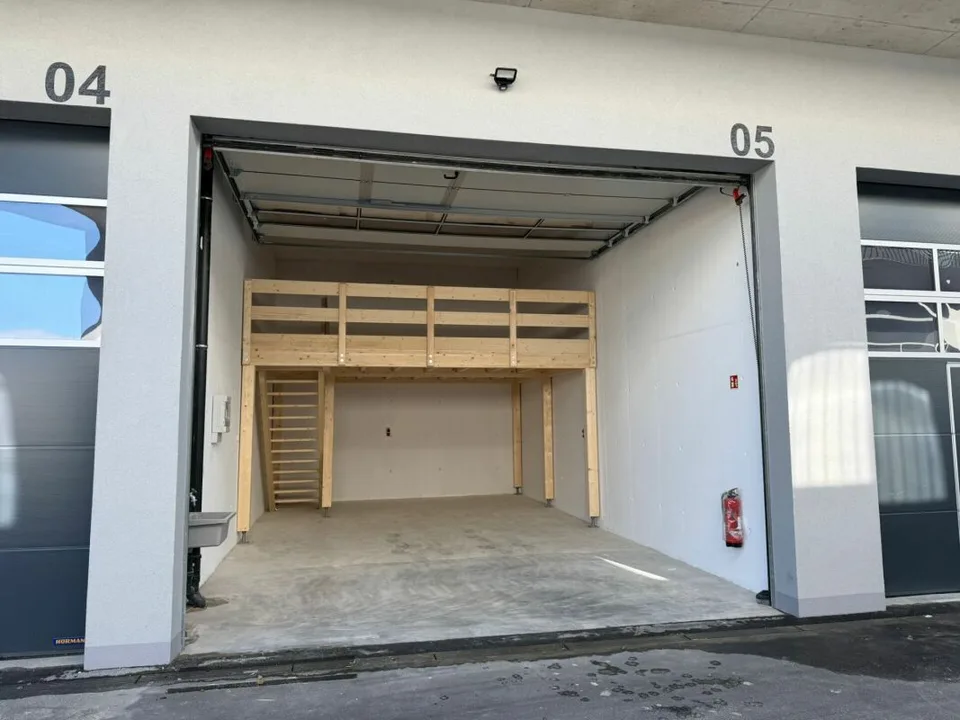 Lager mit Mezzanine