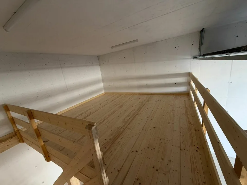 Lager mit Mezzanine