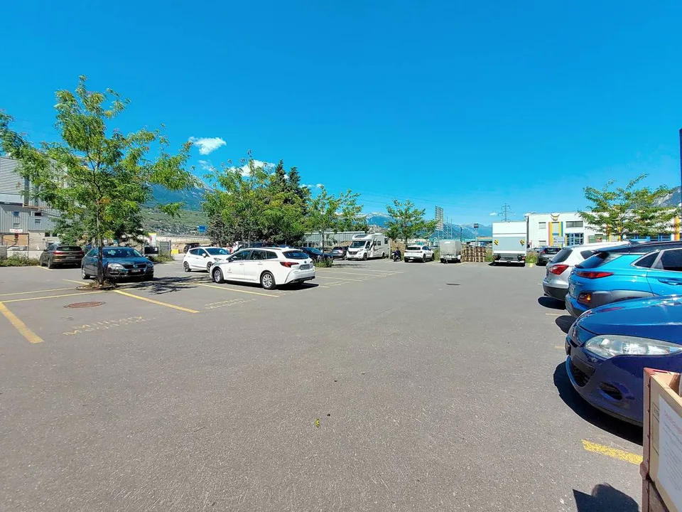 Sion, in affitto 1 locale di 355.50m2 in un edificio industriale completamente ristrutturato