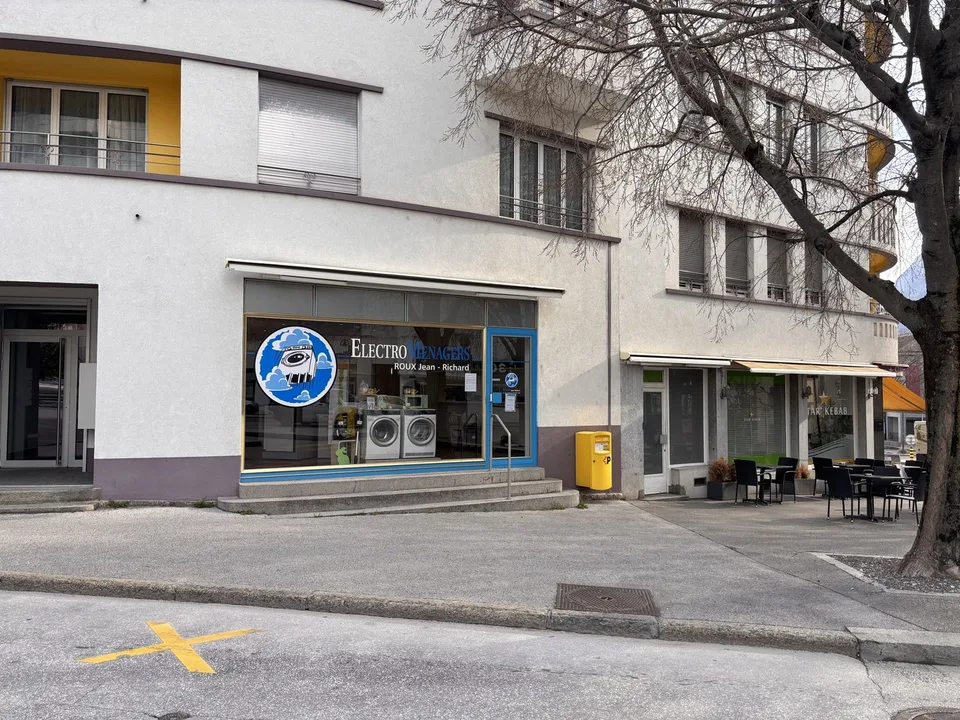LOCAL COMMERCIAL & DÉPÔT AU CENTRE DE SIERRE