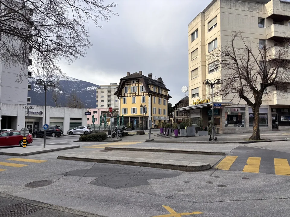 Lokal Gewerbe & Lager im Zentrum von Sierre – Foto 9 von 11