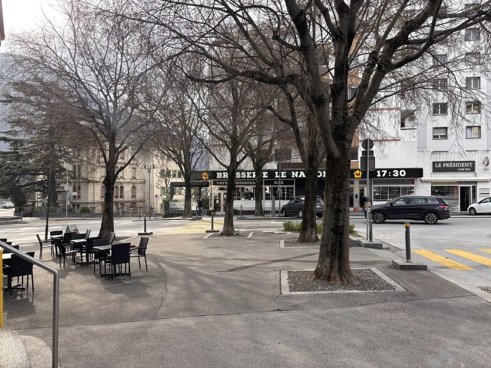 Locale Commerciale e Deposito nel Centro di Sierre