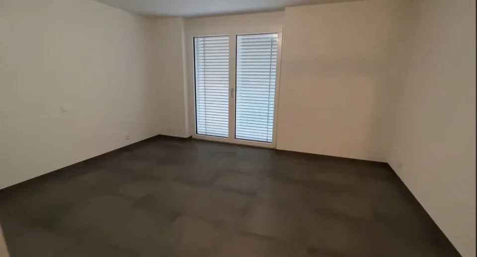Modern 2.5-room apartment with balcony and mountain view in Fully