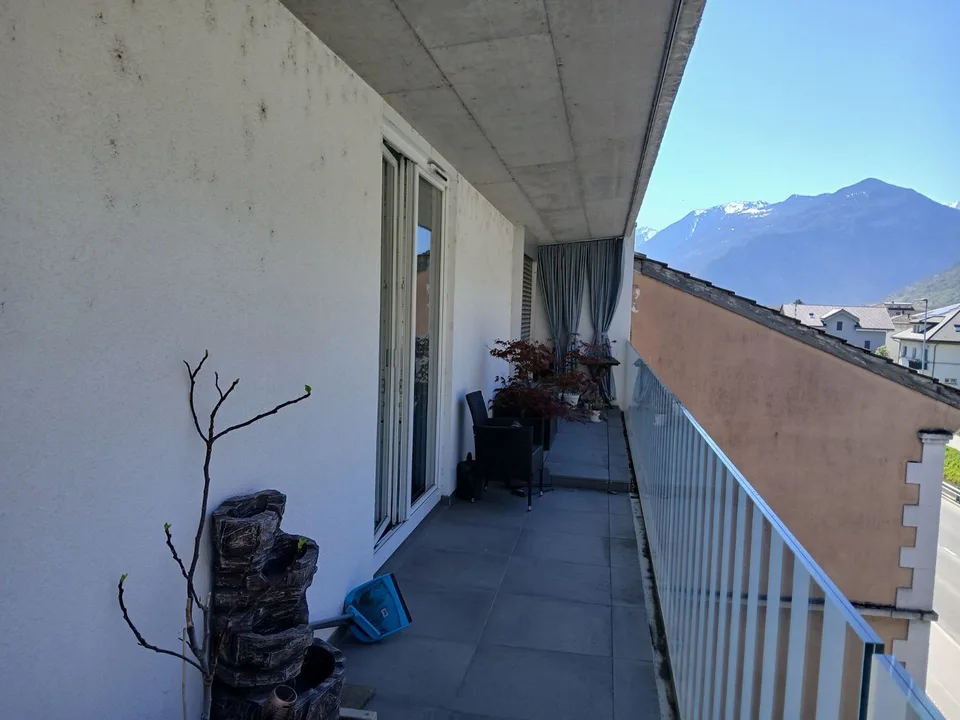 Modern 2.5-room apartment with balcony and mountain view in Fully