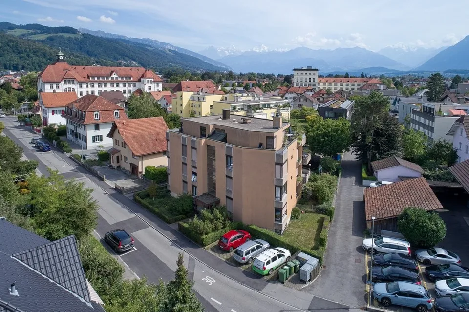 Posto auto coperto in affitto a Thun