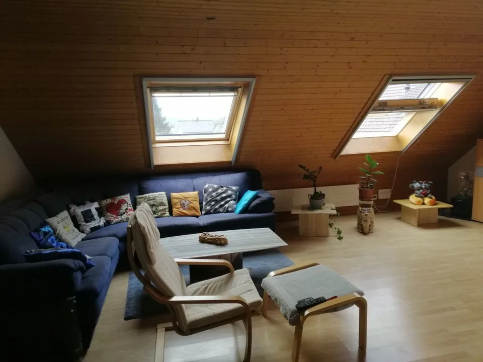 2 1/2-Zimmer-Dachwohnung im Grünen
