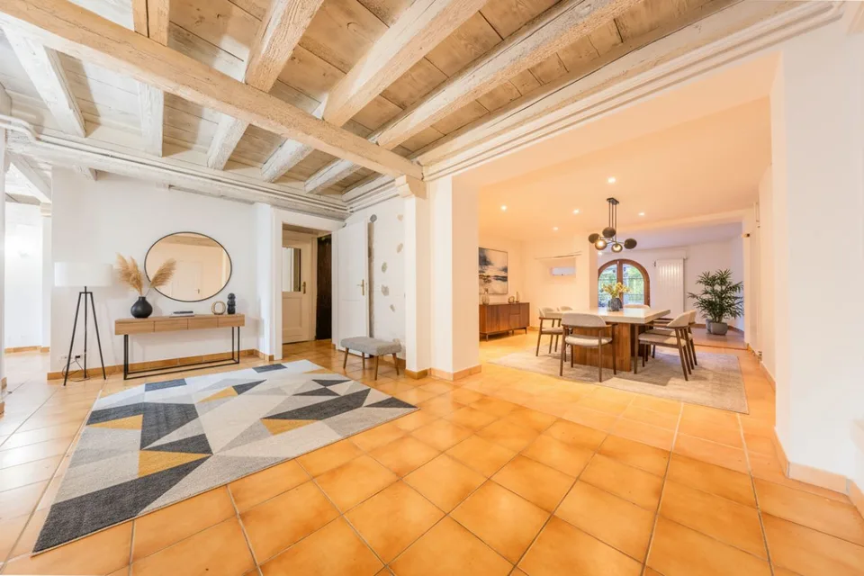 À mieten - Prächtiges Duplex in einem 7,5-Zimmer-Dorfhause - 260 m² - Heizbare Poolanlage - Trélex (Nyon)