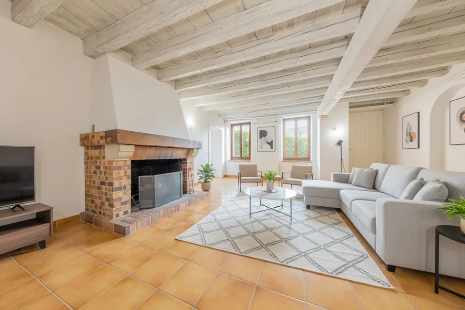 À mieten - Prächtiges Duplex in einem 7,5-Zimmer-Dorfhause - 260 m² - Heizbare Poolanlage - Trélex (Nyon)