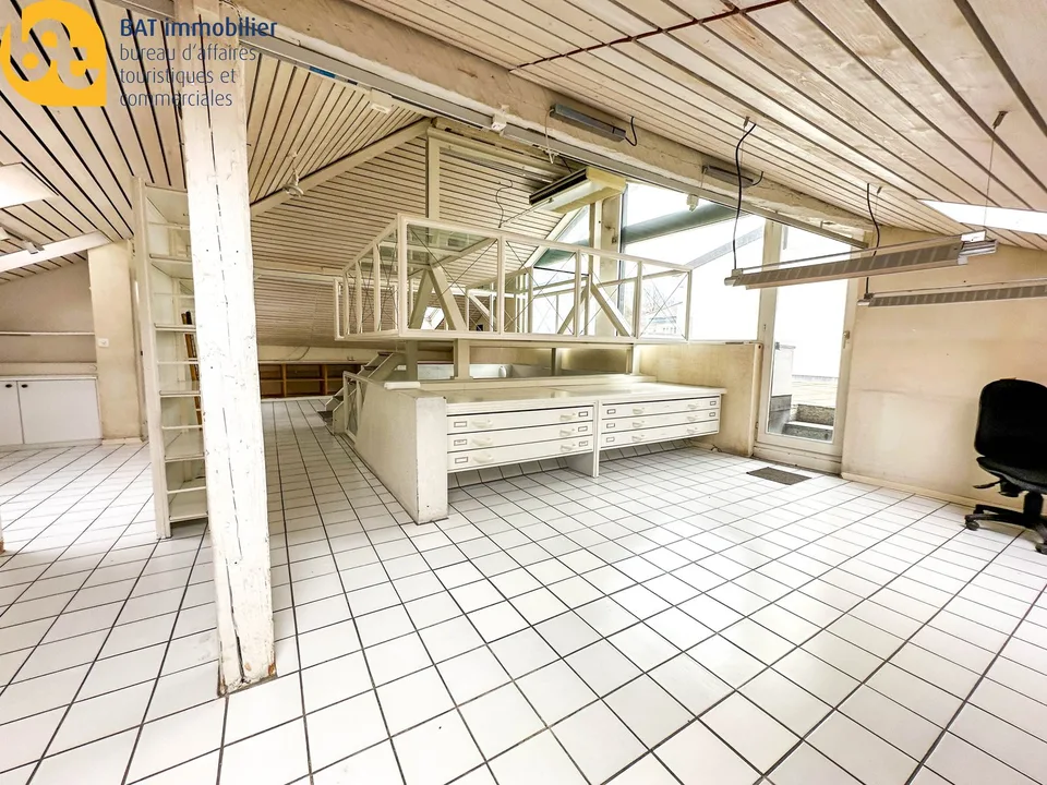 Sierre - ufficio loft mansardato con ampia terrazza - Gobet