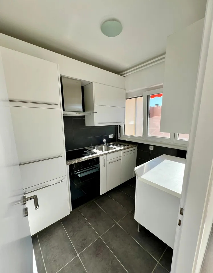 Mietet man ein hübsches und helles Einzimmerapartment, das kürzlich renoviert wurde – Foto 8 von 12