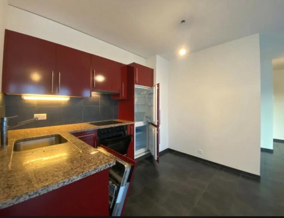 Appartement 2.5 pièces au rez-de-chaussée avec terrasse et jardin
